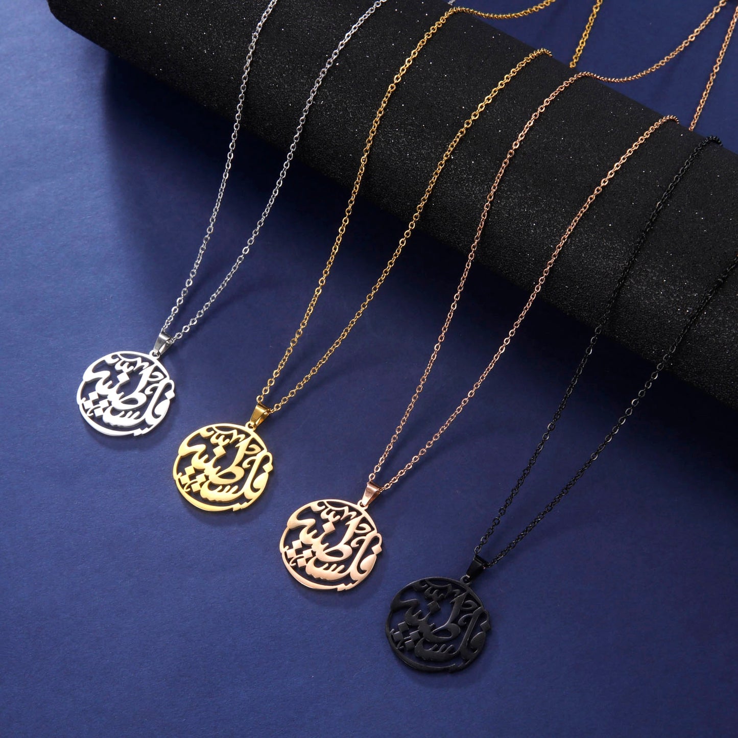 "Falastinia" Round Necklace